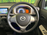 インテリアに合わせたデザインのステアリングは、運転される方のことも考え、運転しやすい形状、大きさです。是非一度、実際に触ってお確かめください。