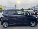 車両入庫時には外装磨きと内装クリーニングを実施しております。納車前にも実施いたしますので、綺麗に快適にお乗りいただけます。