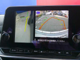 【アラウンドビューモニター】空から見下ろした映像がナビ画面にて確認可能です。駐車もラクラクですよ♪