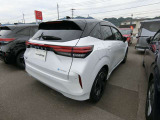 プライバシ-ガラスが装備されています。外を見るときは気にならずに、後方車両から車内が見えにくい設計です。