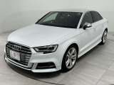 展示台数約40台、広い展示場、広いショールームルームで楽しいお車選びを。 お気軽にご連絡ください。
