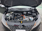 e-POWERはエンジンを発電専用にしてエンジンの作動時間を短縮。さらに、ごくわずかな減速でも回生エネルギーがとれるよう設定して、あらゆる走りのシーンで優れた燃費性能を発揮します。