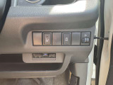 運転席には、シートヒーターがあるので、寒い冬でも快適です!ETCも備えられています!