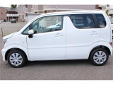 車の性能、装備品の品質、走行テストなどお客様に「徹底した安心」を届ける為、仕入から納車まで最大9回の品質検査を行い、当社独自の基準にクリアした車両のみ販売。第三者品質評価書全車両取得しています。