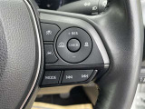 レーダークルーズコントロール(全車速追従機能付)付きです。車速に応じて追従支援してくれるので、ロングドライブも快適です。詳細は販売店スタッフまでおたずねください。