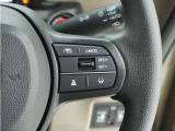 ◆アダプティブクルーズコントロール◆予め設定した車速内でクルマが自動的に加減速。前走車との適切な車間距離を維持しながら追従走行します。【LKAS】車線維持支援システムでステアリング操作を支援。
