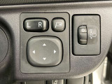 電動格納ミラースイッチです。
