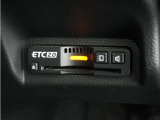 ◆ETC2.0装着◆進化したドライブ体験。料金収受システムだけだったETCが生まれ変わって、高速道路を賢く使うETC2.0に進化しました。多彩な情報サービスが便利で快適なドライブ体験を提供します。