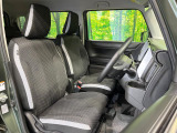 運転席シート廻りは使用感も少なく、良好な状態となっています。前オーナー様が丁寧に使っていたことがよくわかりますね。