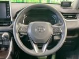 【純正革巻きステアリング】上質な革を使用することで、手にしっかり馴染みとても運転しやすいハンドルです♪