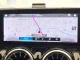 ●純正ナビ:一体感のあるナビは、高級感ある車内を演出してくれます。オーディオ機能も充実しておりますので、運転もより楽しめます♪