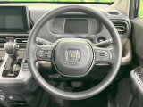 【純正革巻きステアリング】上質な革を使用することで、手にしっかり馴染みとても運転しやすいハンドルです♪