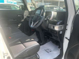 運転席足元