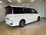 ご納車までの期間ですが、県内のお客様は1、2週間、県外のお客様は2、3週間ほどでご納車が可能となります。ただし、お支払いや書類の状況によっては多少の前後もありますので、その際には何卒ご了承下さい。