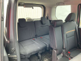 とても役に立つ広々3列目シート。普段は畳んでおいて荷物スペースにしても良いですね!