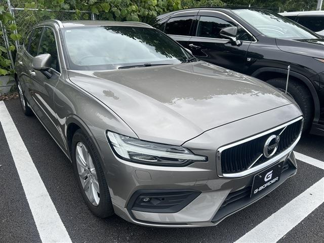 V60 T5 モメンタム 禁煙車 ベージュレザーシート