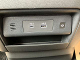 ◆USB電源ソケット◆タイプA・タイプC 夜間でもUSBの位置がわかるよう、リングライトを採用しています。