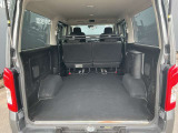 乗車人数や荷物の形状に合わせた色々な使い方ができます。後席シートを倒せば広々スペースが確保できます。