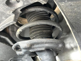 お車を安心してお乗りいただく為には、足回りの定期点検が欠かせません。サービスサポート(有償保証)では無料点検もご提供しており、安心のカーライフをお過ごしいただけるサポート体制が整っています。