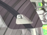 【スマートアシスト】走行中に前方の車両等を認識し、衝突しそうな時は警報とブレーキで衝突回避と被害軽減をアシスト。より安全にドライブをお楽しみいただけます。