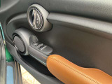 車両の詳細、ご質問につきましては、弊社営業スタッフまでお気軽にご連絡下さいませ。遠方のお客様には実車の詳細画像送信も承ります。お客様からのお問合せをお待ち致しております。無料ダイヤル 0078-6002-715008