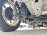 お車を安心してお乗りいただく為には、足回りの定期点検が欠かせません。サービスサポート(有償保証)では無料点検もご提供しており、安心のカーライフをお過ごしいただけるサポート体制が整っています。
