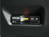 ◆ETC2.0装着◆進化したドライブ体験。料金収受システムだけだったETCが生まれ変わって、高速道路を賢く使うETC2.0に進化しました。多彩な情報サービスが便利で快適なドライブ体験を提供します。