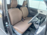 運転席シート廻りは使用感も少なく、良好な状態となっています。丁寧に使われていたことがよくわかりますね。