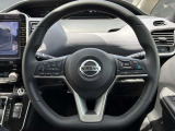 ハンドルには各種スイッチがありますが、運転中でも操作がしやすくなっております。