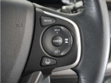 ◆アダプティブクルーズコントロール◆予め設定した車速内でクルマが自動的に加減速。前走車との適切な車間距離を維持しながら追従走行します。【LKAS】車線維持支援システムでステアリング操作を支援。