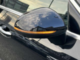 視認性が高い純正ミラーを採用しております。安全に運転が出来る様、一つ一つの部品に拘っているのがメルセデス・ベンツです。