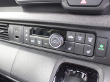 オートエアコンなので設定した温度で車内の温度を保ってくれます♪
