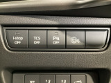 i-ACTIVSENSEミュートスイッチを押すと、車線逸脱警報、ブラインドスポットモニタリングなどのシステムが作動した際の警報音が無くなります。警報音の消音で運転中の煩わしさが緩和します♪