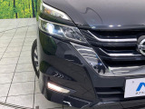 【LEDヘッドライト】悪天候や夜間走行時も良好な視界を確保し安心して運転できる高輝度LEDヘッドライトを装備!点灯速度が早く、消費電力も抑えられています。