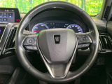 【純正革巻きステアリング】上質な革を使用することで、手にしっかり馴染みとても運転しやすいハンドルです♪