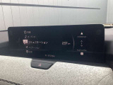 【マツダコネクト】  オーディオ操作、車両装備、ナビ案内など、統合的にモニターできる見やすいサイズのディスプレイです。
