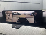 【360&deg;ビューモニター】  とても分かりやすい、クルマの上から見下ろしたような映像で、駐車サポートをしてくれます。