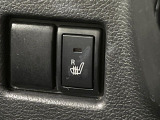 【シートヒーター】寒い日に重宝するシートヒーター!エアコンより早く温まってくれるので寒がりの人も安心ですね♪エアコンの温風は乾燥するから苦手、という方にもをおすすめです。
