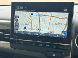お出かけの際に安心のナビ付です☆バックカメラ機能で駐車もスムーズに行えます。