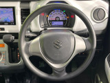インテリアに合わせたデザインのステアリングは、運転される方のことも考え、運転しやすい形状、大きさです。是非一度、実際に触ってお確かめください。