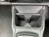 ドリンクホルダーがあるのはとっても便利!折りたたむとコンパクトに収納できます☆