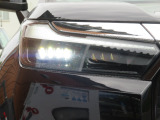 切れにくく明るいLEDヘッドライト装備!