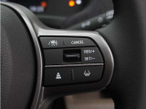◆アダプティブクルーズコントロール◆予め設定した車速内でクルマが自動的に加減速。前走車との適切な車間距離を維持しながら追従走行します。【LKAS】車線維持支援システムでステアリング操作を支援。
