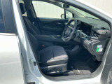 運転席まわりです。実際に座ってみて、乗り心地を体験してみてください。
