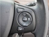 ◆アダプティブクルーズコントロール◆予め設定した車速内でクルマが自動的に加減速。前走車との適切な車間距離を維持しながら追従走行します。【LKAS】車線維持支援システムでステアリング操作を支援。