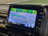 【バックカメラ】駐車時に後方がリアルタイム映像で確認できます。大型商業施設や立体駐車場での駐車時や、夜間のバック時に大活躍!運転スキルに関わらず、今や必須となった装備のひとつです!