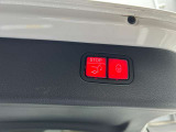 メモリー付き電動シートも装備されておりますのでシート位置を3パターン記憶できます。
