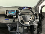 【前方視界】開放的な前方視界!運転がしやすく疲れにくいです♪窓が大きく、見通しがとっても良いおクルマですよ♪