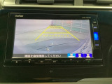 バックモニター付きで、車庫入れやバック時の後方確認をサポート。