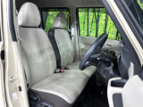 運転席シート廻りは使用感も少なく、良好な状態となっています。丁寧に使われていたことがよくわかりますね。